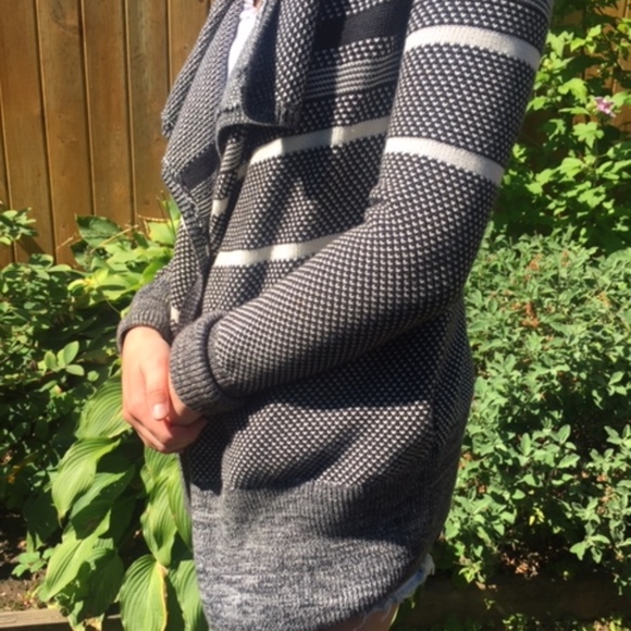 IVIVVA GIRLS FEELING TOASTY KNIT SWEATER! - Picture 1 of 6